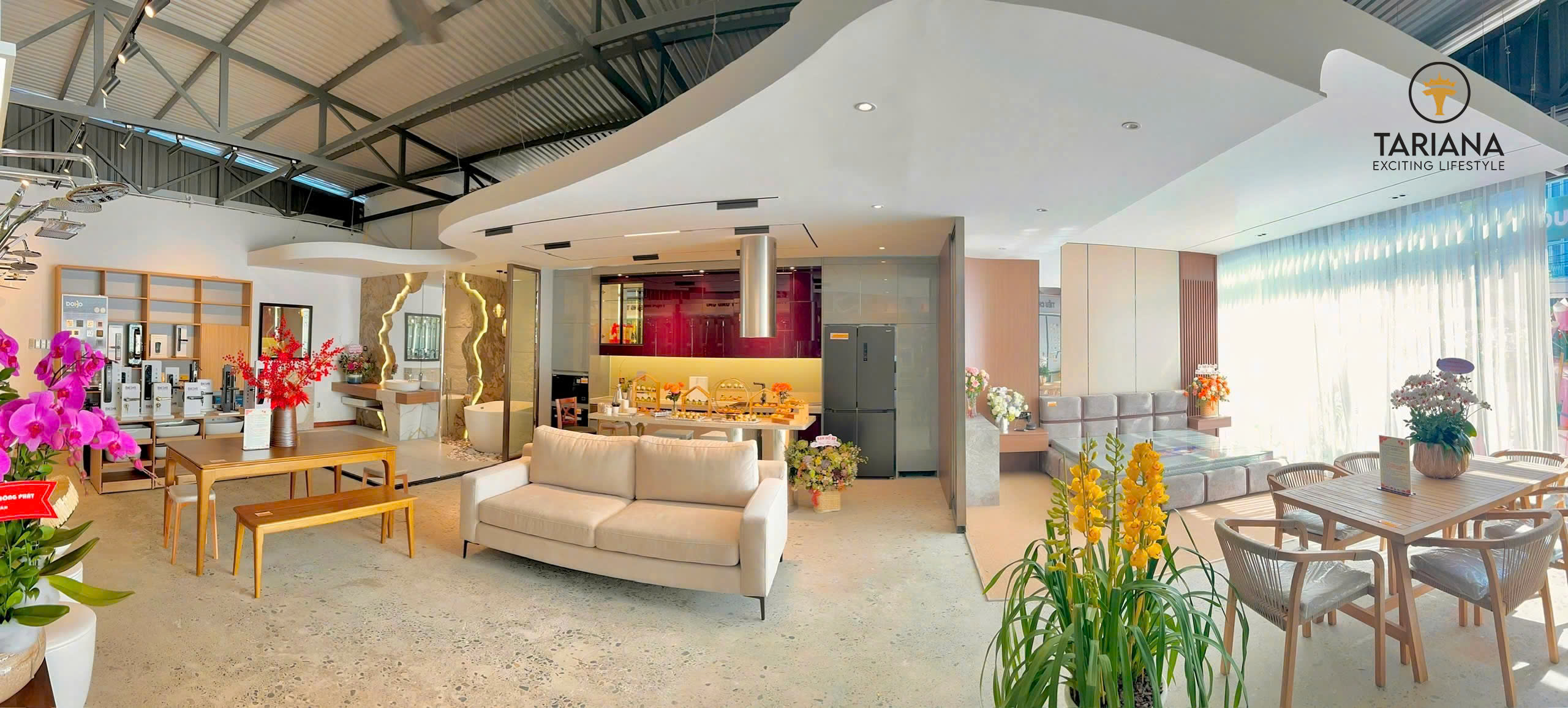 Thiết kế không gian trưng bày bên trong showroom nội thất Tariana 
