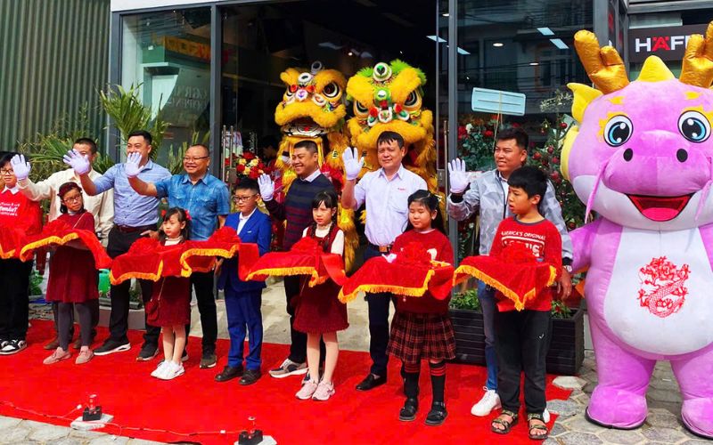 Rộn ràng không khí khai trương showroom nội thất Tariana tại thành phố Đà Lạt